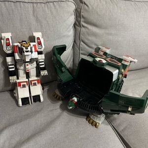 Dynamic Transforming Robot and Vehicle Set - White, Green, and Red